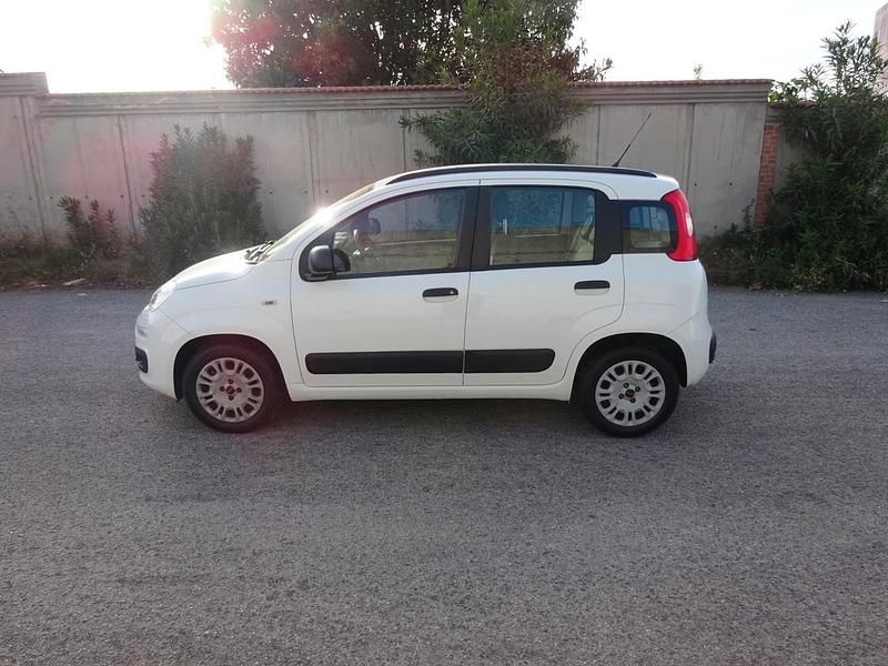 Usata Fiat Panda Lounge 75 CV (55 kW) 2015 Bianco Utilitaria