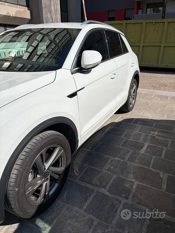 Usata VW T-Roc R-line 115 CV (84 kW) 2024 SUV