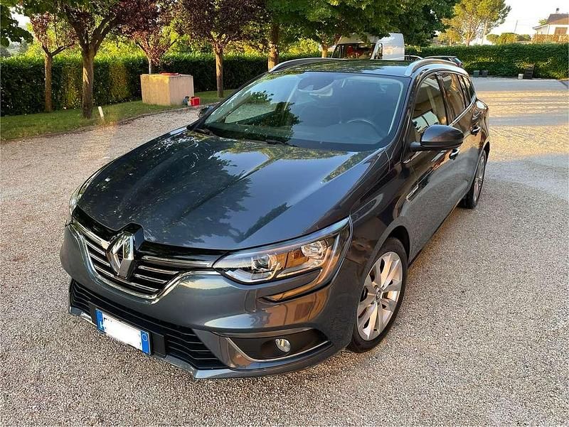 Grigio Usata 2017 Renault Mégane IV Intens Station wagon | 9500 € (Buon prezzo) - Immagine 1/4