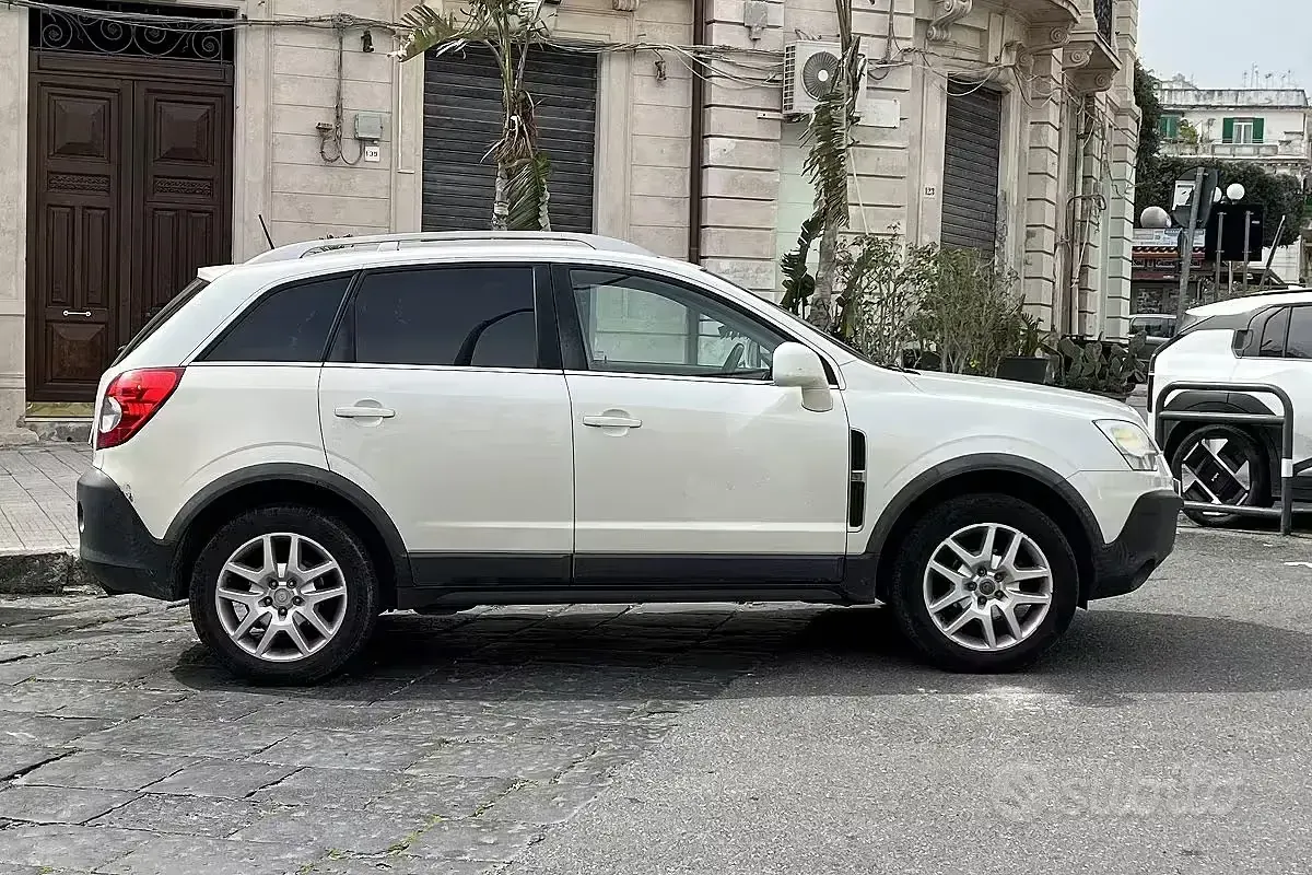 Usata Opel Antara Edition+ 150 CV (110 kW) 2010 Bianco SUV