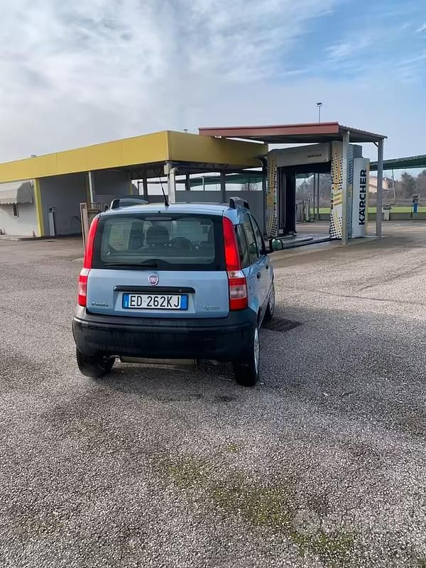Usata Fiat Panda 77 CV (56 kW) 2010 Blu Utilitaria