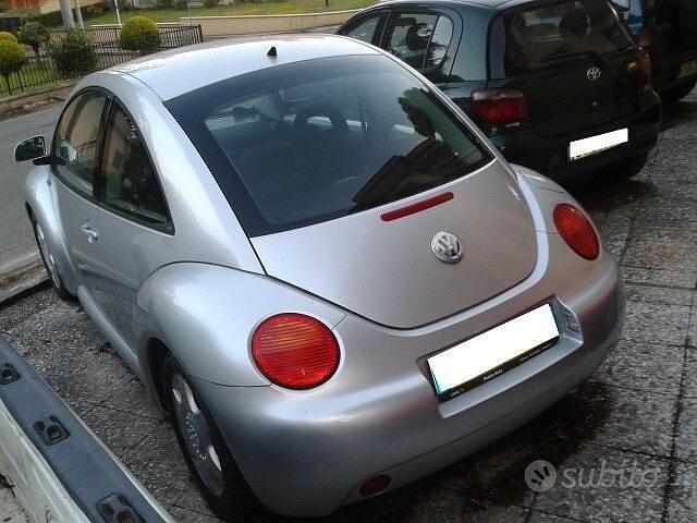 Usata VW New Beetle 90 CV (66 kW) 1999 Grigio Utilitaria