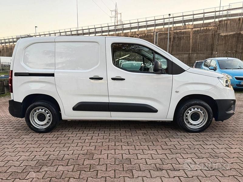 Usata Toyota Proace City City 76 CV (55 kW) 2021 Bianco Monovolume