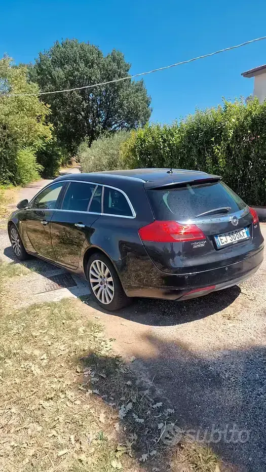 Usata Opel Insignia 160 CV (117 kW) 2011 Nero Station wagon
