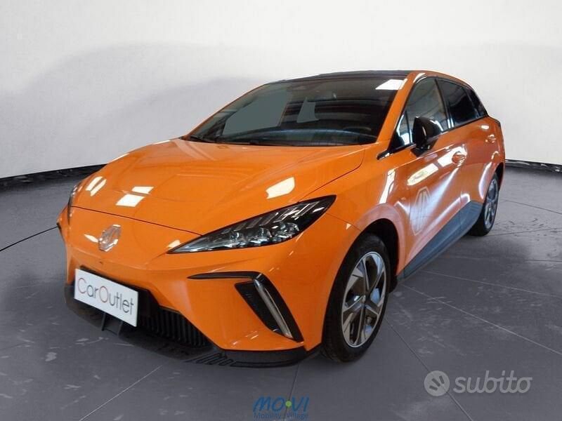 Arancione Usata 2022 MG MG4 EV Luxury Due volumi | 24.900 € (Buon prezzo) - Immagine 1/4