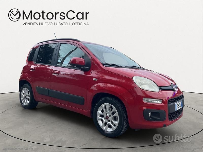 Usata Fiat Panda Lounge 95 CV (69 kW) 2016 Rosso Utilitaria