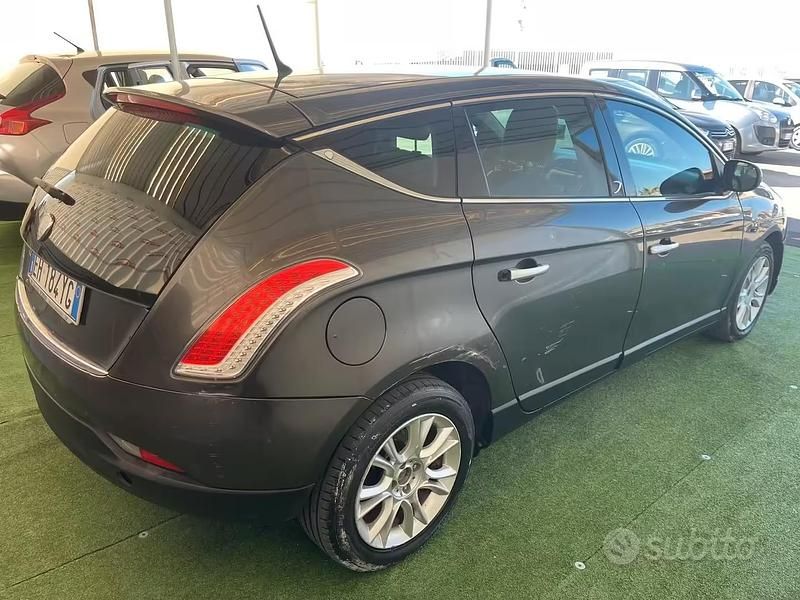 Usata Lancia Delta Silver 120 CV (88 kW) 2011 Grigio Utilitaria