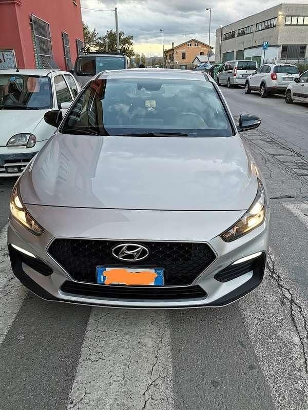 Usata Hyundai i30 N Line 120 CV (88 kW) 2019 Grigio Berlina