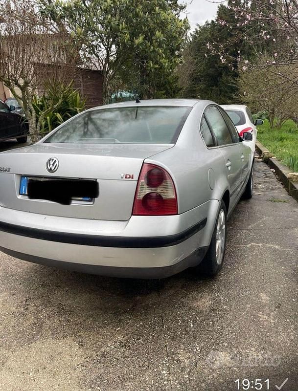 Usata VW Passat 130 CV (95 kW) 2002 Grigio Berlina