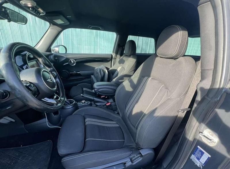 Usata Mini Cooper S Seven 192 CV (141 kW) 2016 Utilitaria