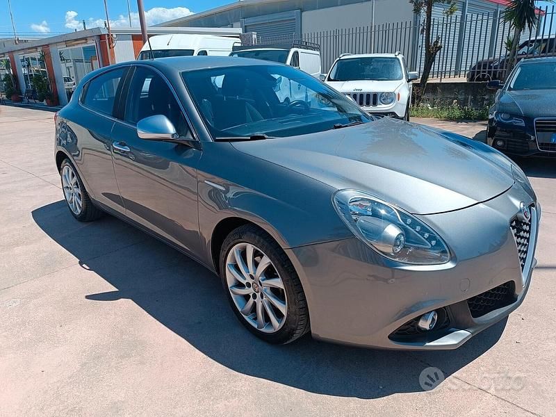 Usata Alfa Romeo Giulietta Super 120 CV (88 kW) 2016 Grigio Utilitaria