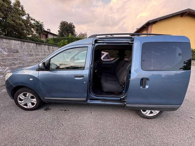 Blu/azzurro Usata 2014 Dacia Dokker Lauréate Monovolume | 3500 € (Ottimo prezzo) - Immagine 1/4