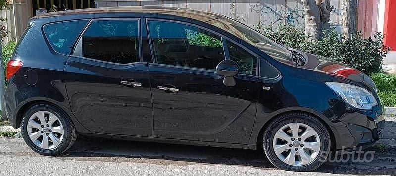Usata Opel Meriva 95 CV (69 kW) 2011 Monovolume