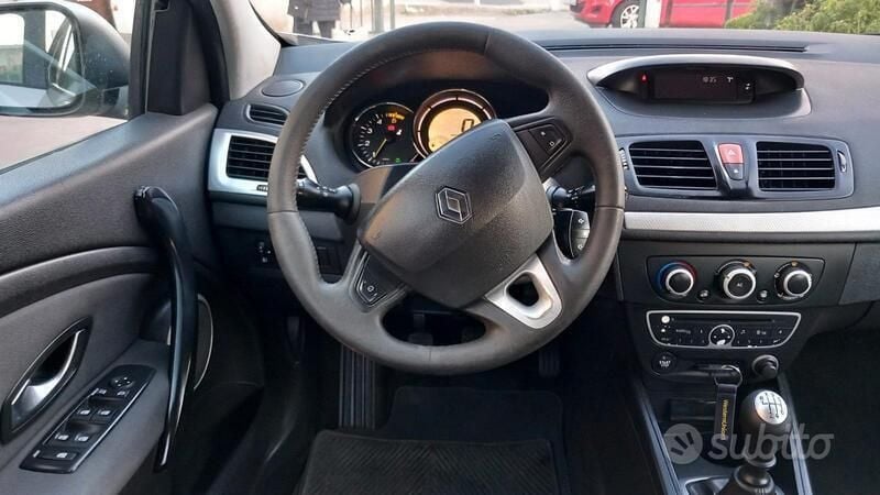 Usata 2010 Renault Mégane GrandTour Station wagon | 3700 € (Ottimo prezzo) - Immagine 1/4