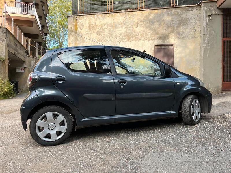 Usata Toyota Aygo 2011 Grigio Utilitaria