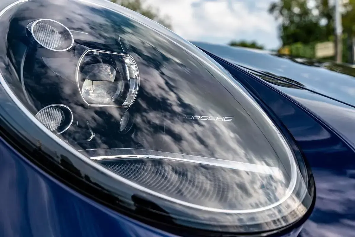 Usata Porsche 992 385 CV (283 kW) 2023 Oro Cabrio