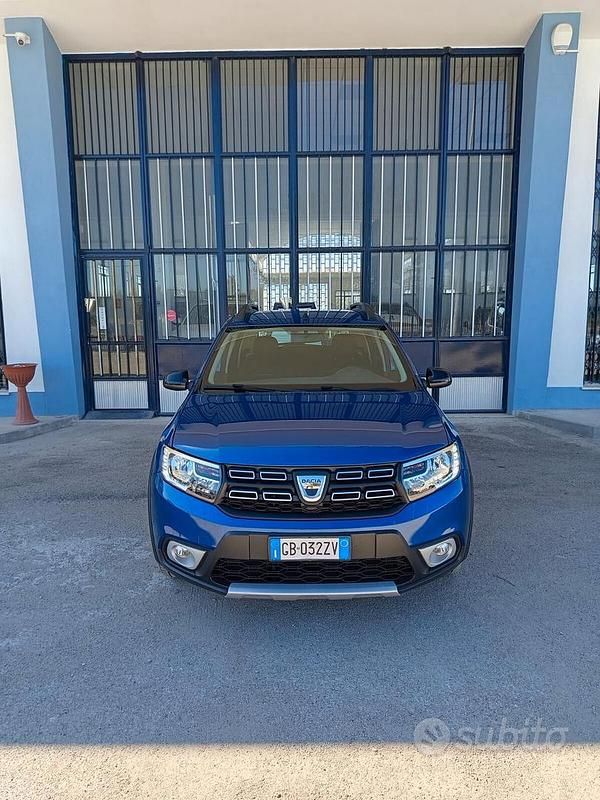Blu Usata 2020 Dacia Sandero Anniversary Due volumi | 8799 € (Buon prezzo) - Immagine 1/4