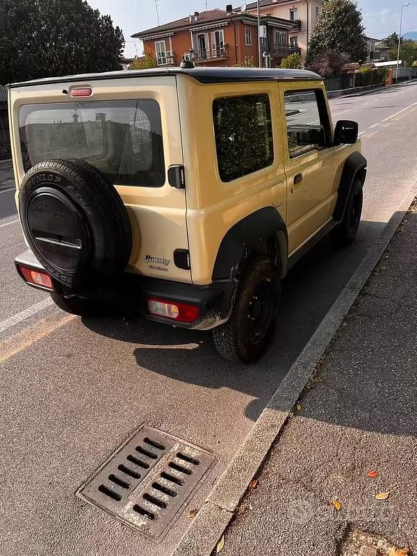 Usata Suzuki Jimny 102 CV (75 kW) 2024 Giallo SUV