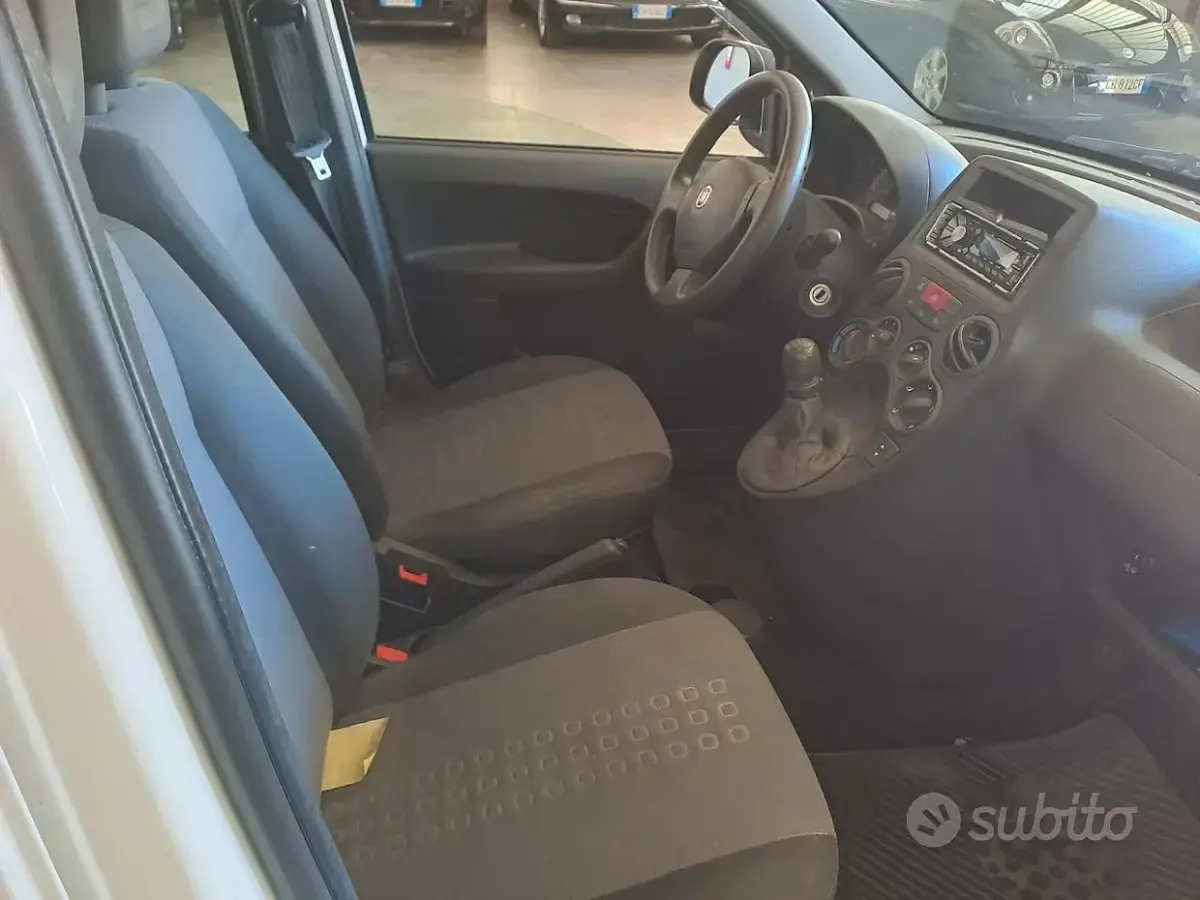 Usata Fiat Panda Dynamic 69 CV (50 kW) 2012 Grigio Utilitaria