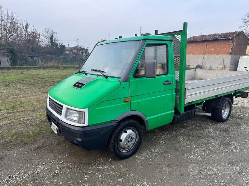 Usata Iveco Daily 103 CV (75 kW) 1998 Verde
