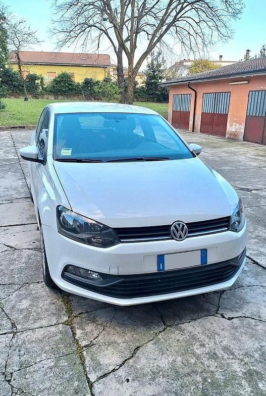 Usata VW Polo 85 CV (62 kW) 2015 Bianco Utilitaria