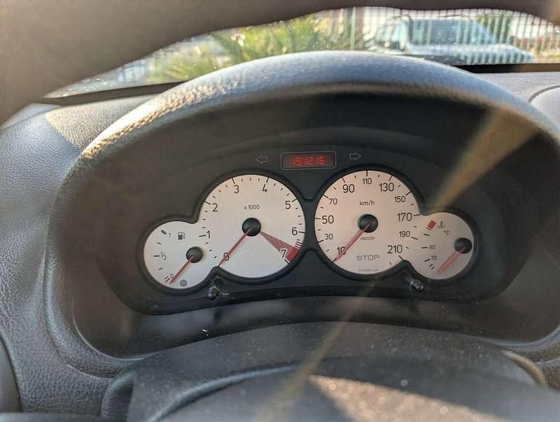 Usata Peugeot 206 75 CV (55 kW) 2009 Berlina