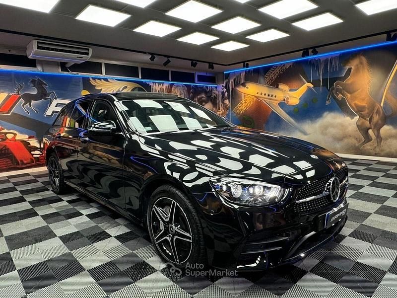 Usata Mercedes E300 Premium 194 CV (142 kW) 2020 Nero Station wagon