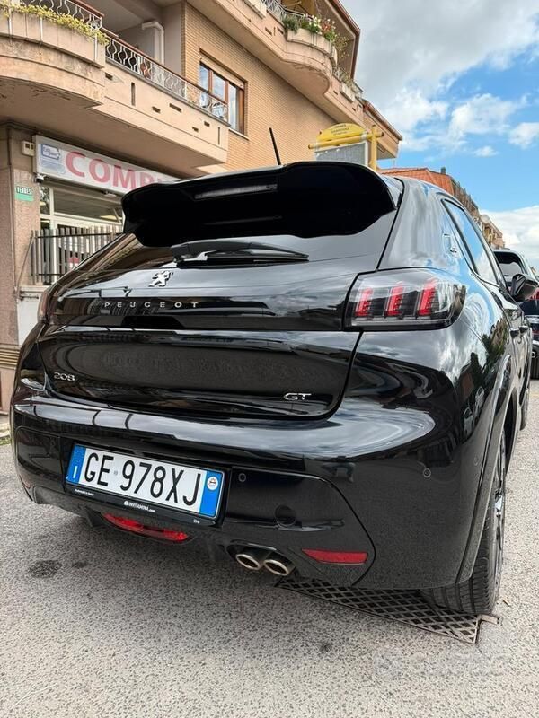 Nero Usata 2022 Peugeot 208 GT Due volumi | 17.700 € (Molto cara) - Immagine 1/4