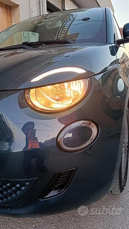 Usata Fiat 500e Icon 86 kW (117 CV) 2020 Blu Berlina
