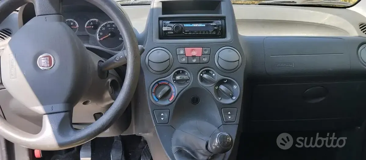 Second-hand Fiat Panda 4x4 60 CP (44 kW) 2010 Alb Hatchback