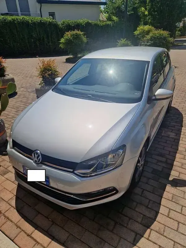 Usata VW Polo Comfortline 60 CV (44 kW) 2017 Argento Berlina