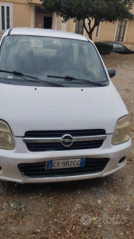 Usata Opel Agila 58 CV (42 kW) 2005 Bianco Utilitaria