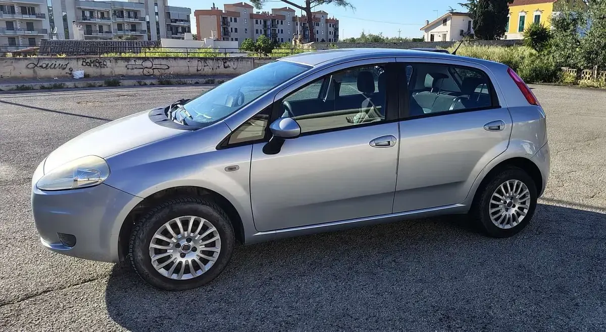 Usata Fiat Grande Punto Active 77 CV (56 kW) 2009 Utilitaria