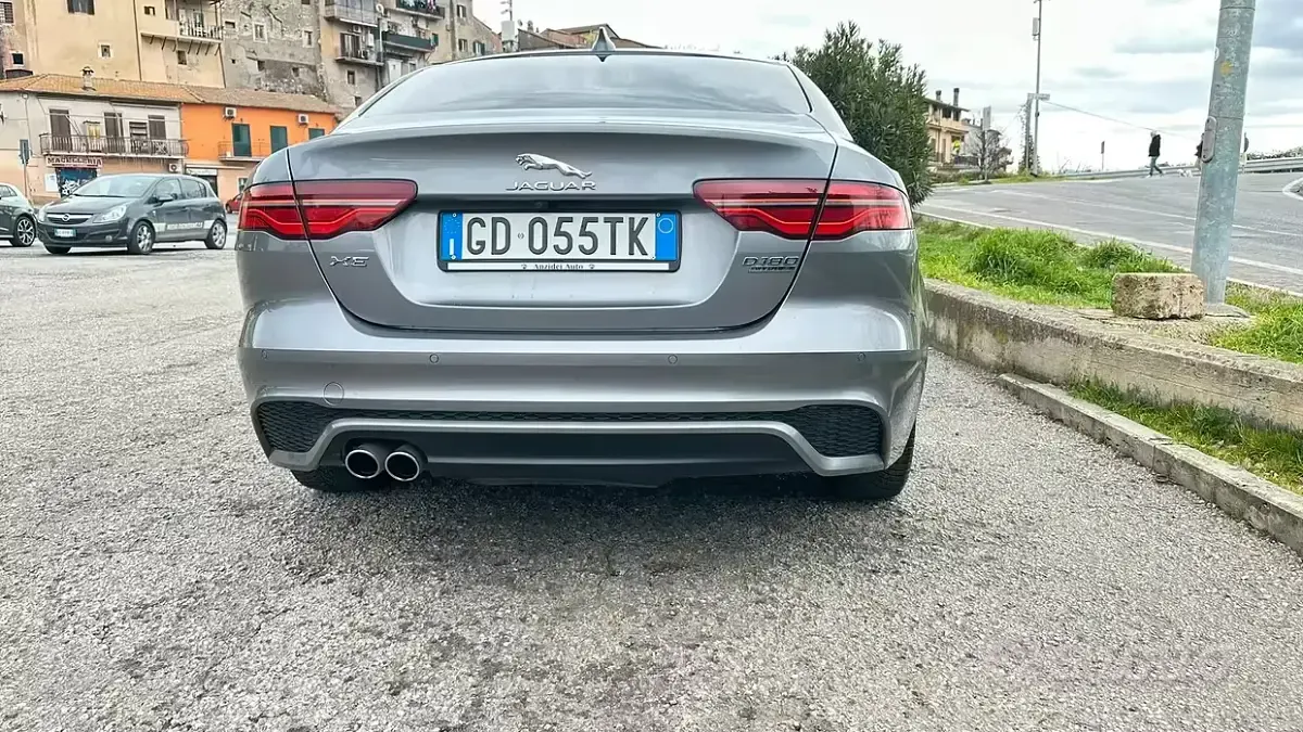 Usata Jaguar XE R-Dynamic 250 CV (183 kW) 2020 Berlina