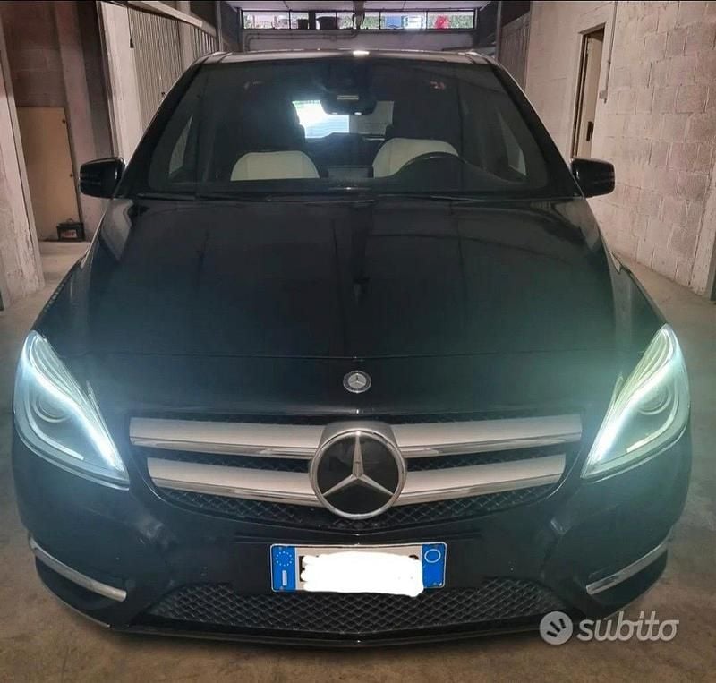 Nero Usata 2012 Mercedes B180 Premium Monovolume | 10.000 € (Molto cara) - Immagine 1/4