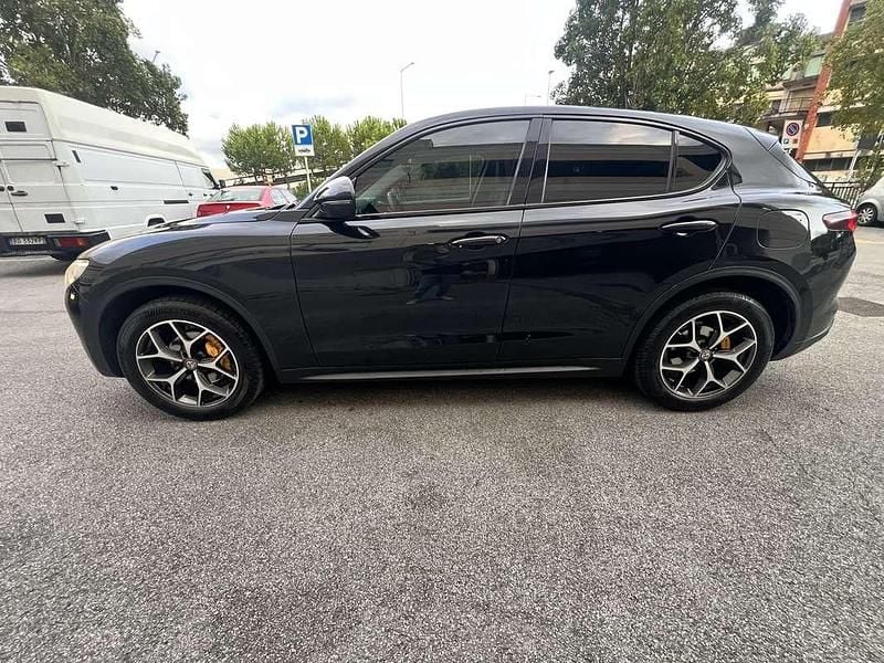 Usata Alfa Romeo Stelvio Executive 210 CV (154 kW) 2019 Nero SUV