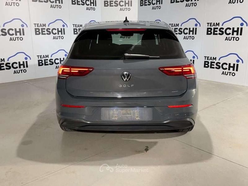 Usata VW Golf VII Life 150 CV (110 kW) 2020 Grigio delfino Berlina