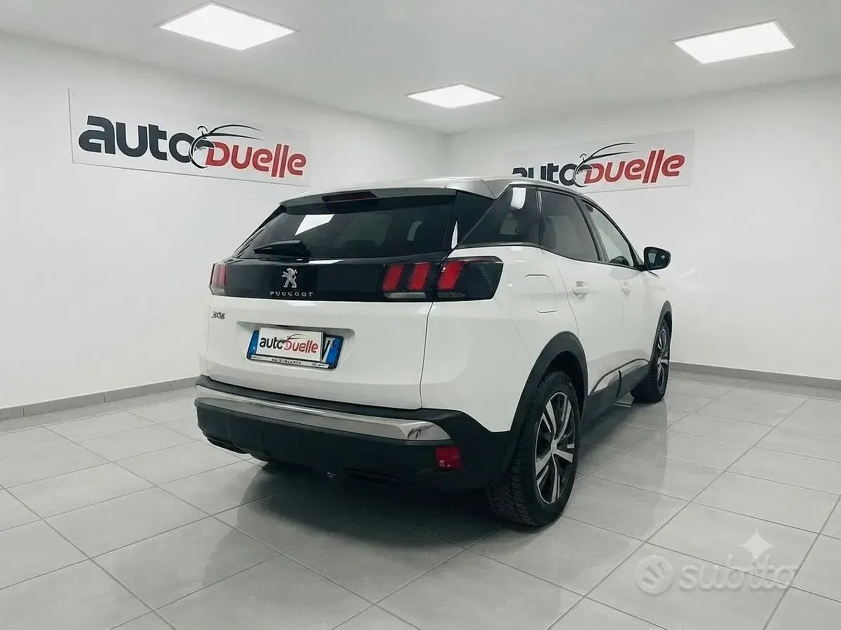 Usata Peugeot 3008 Allure 131 CV (96 kW) 2022 Bianco SUV