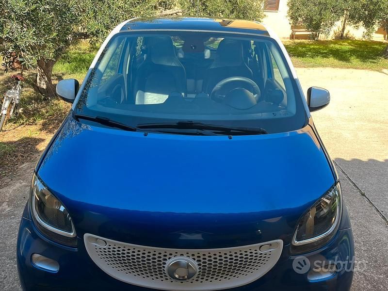 Blu Usata 2017 Smart ForFour Utilitaria | 8800 € - Immagine 1/4