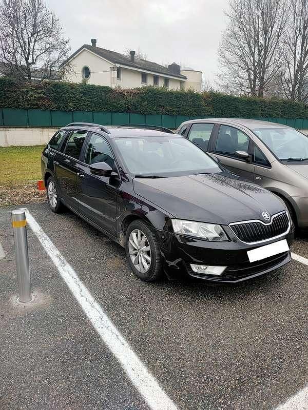 Usata Skoda Octavia Style 110 CV (80 kW) 2016 Nero Utilitaria