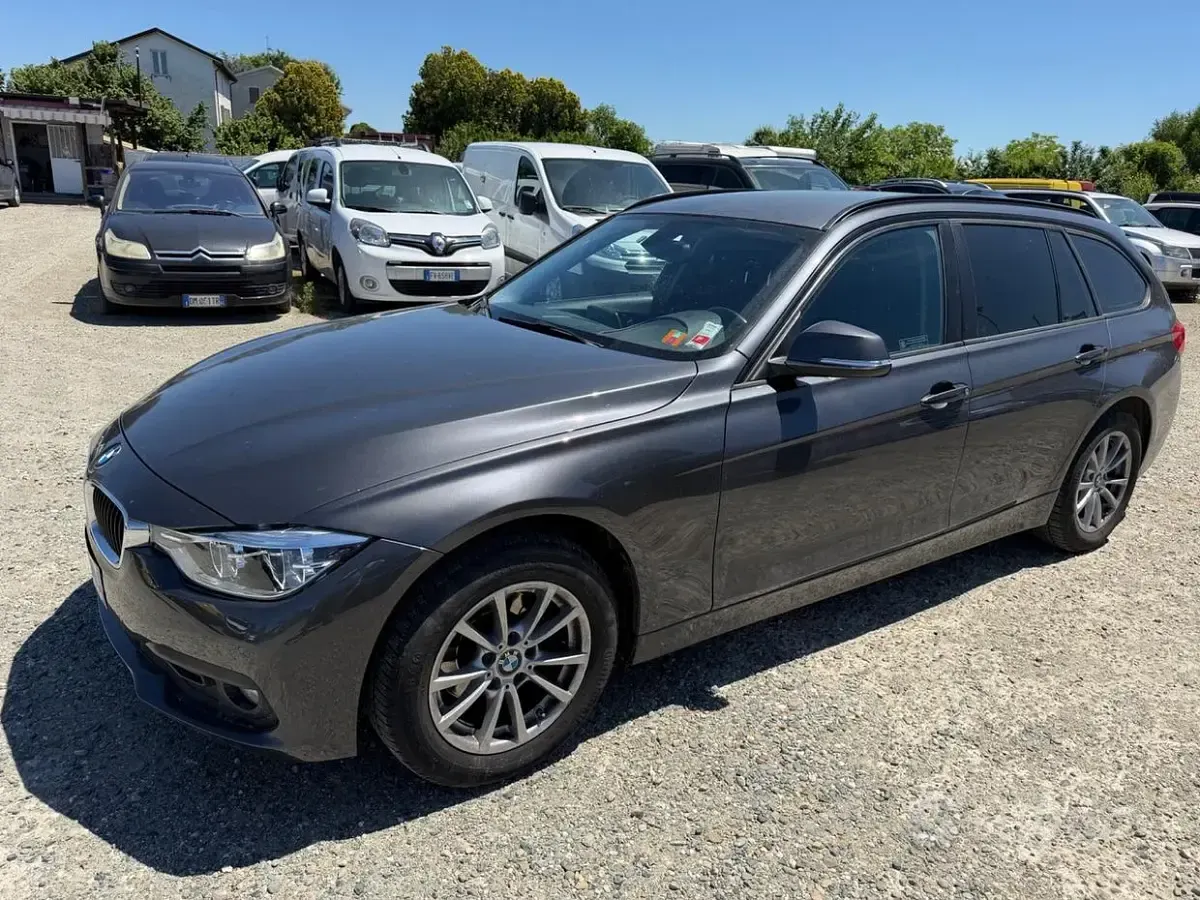 Usata BMW 316 Sport Line 116 CV (85 kW) 2018 Grigio Station wagon