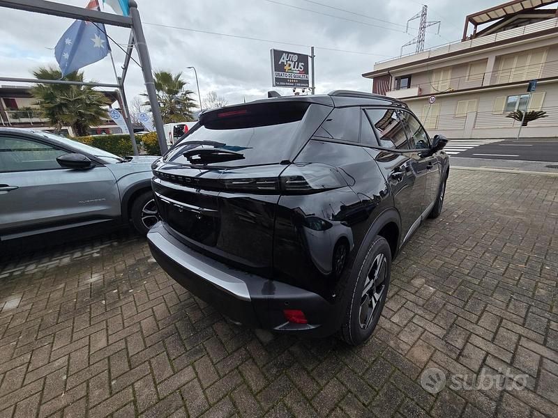 Usata Peugeot 2008 Allure 101 CV (74 kW) 2025 Nero SUV
