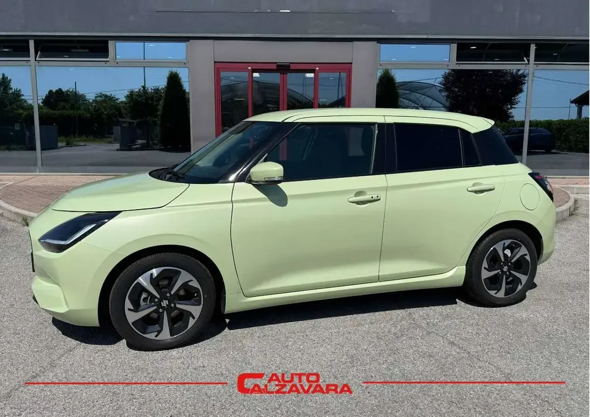 Usata Suzuki Swift 83 CV (61 kW) 2024 Verde hawaii Utilitaria