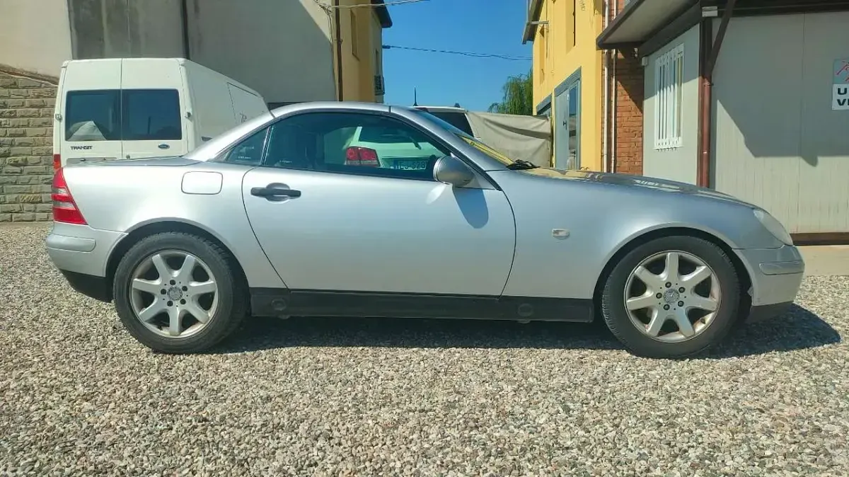Usata Mercedes SLK200 192 CV (141 kW) 1997 Argento Cabrio