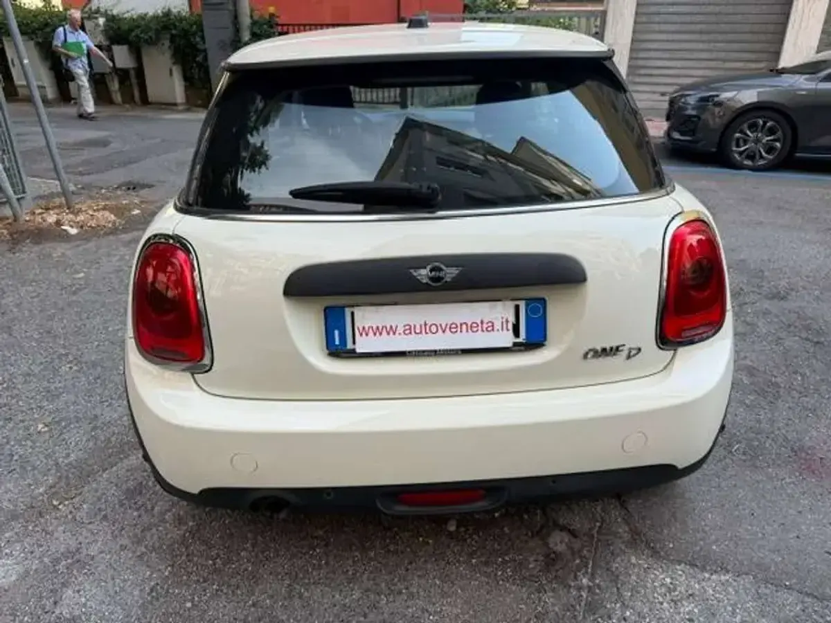 Usata Mini One D 95 CV (69 kW) 2017 Bianco Utilitaria