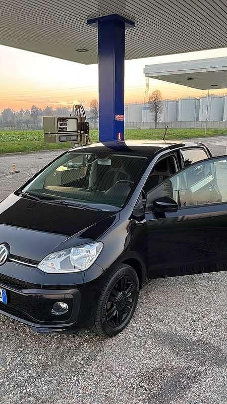 Usata VW up! high up! 68 CV (50 kW) 2018 Nero Utilitaria