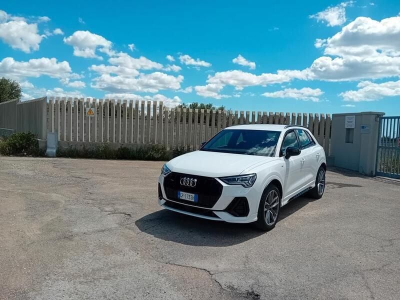 Bianco Usata 2019 Audi Q3 S-Line SUV | 23.000 € (Super prezzo) - Immagine 1/4