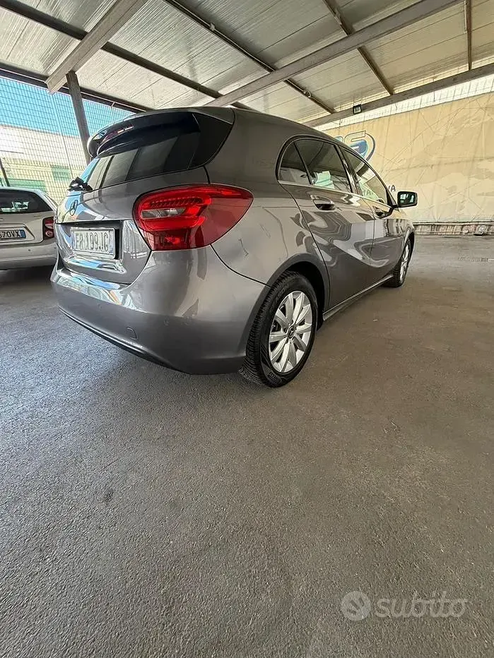 Usata Mercedes A160 90 CV (66 kW) 2018 Grigio Utilitaria