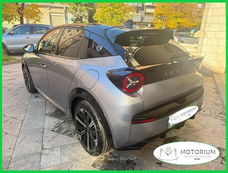 Usata Lancia Ypsilon 101 CV (74 kW) 2025 Gray Utilitaria