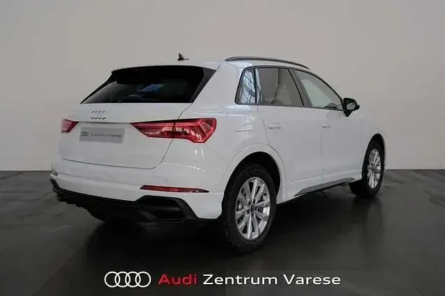 Usata Audi Q3 Ambiente 245 CV (180 kW) 2024 Bianco ghiaccio metallizzato SUV
